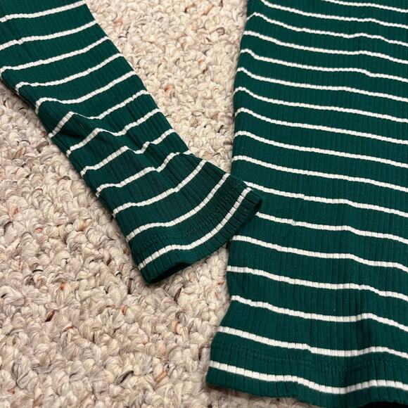 Uniqlo Ribbed Mock Neck Long Sleeve Tee Sz S Green White Stripe Holiday Casual - Picture 6 of 6